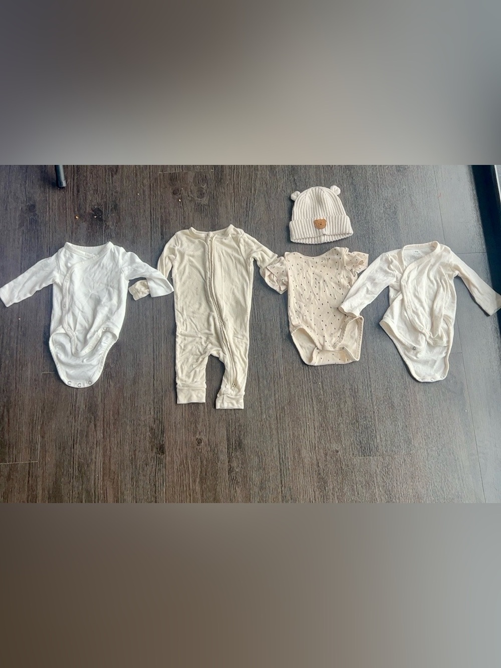 H&M Neutral Cream & Off-White Baby One-Piece Bodysuit Set